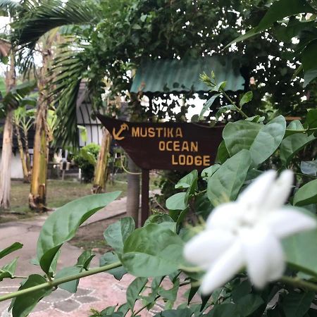 Mustika Ocean Lodge Гили Еър Екстериор снимка