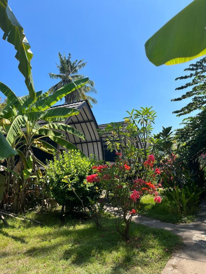Mustika Ocean Lodge Гили Еър Екстериор снимка