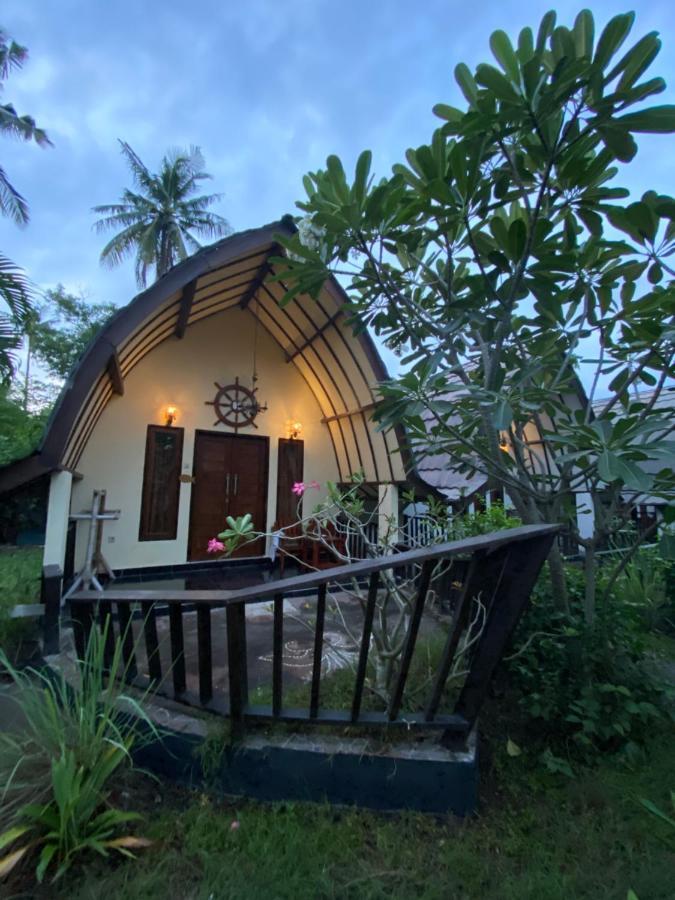 Mustika Ocean Lodge Гили Еър Екстериор снимка