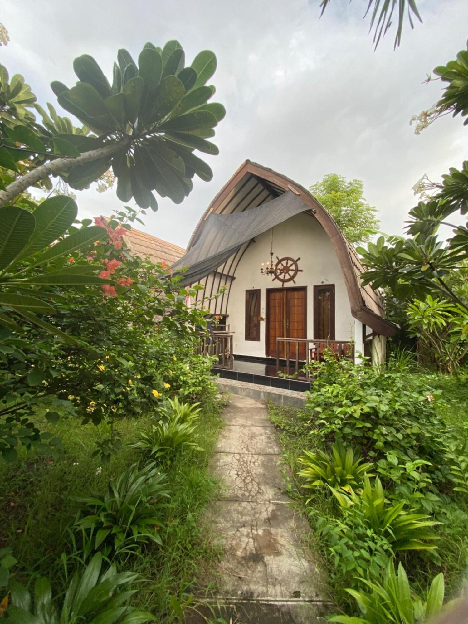 Mustika Ocean Lodge Гили Еър Екстериор снимка